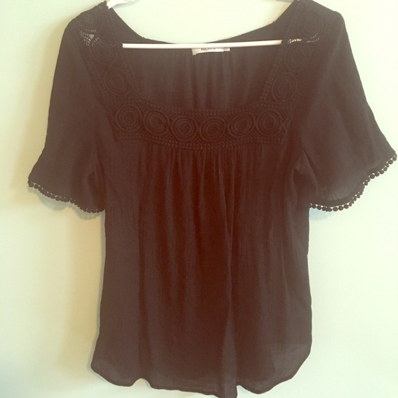 Embroidered blouse - Picture 1 of 7